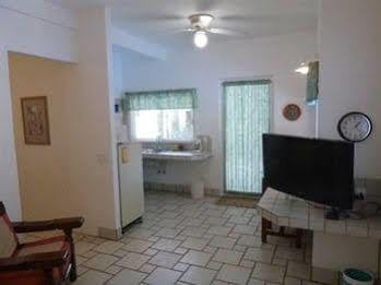 Baldwin'S Guest House كوزوميل المظهر الخارجي الصورة